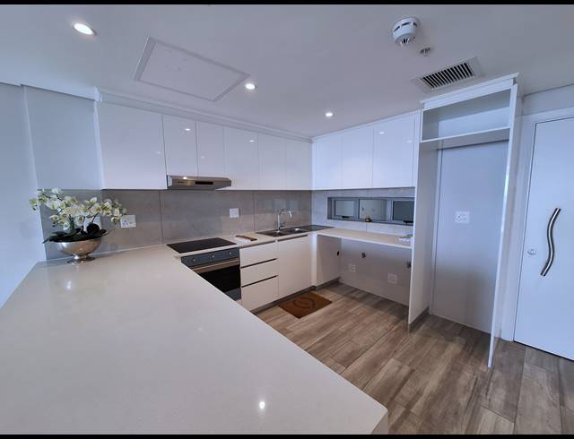 2 BEDROOM APARTMENT FOR SALE IN UMHLANGA CENTRAL